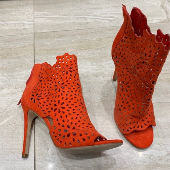 Aldo suede ankle boot - Picture 2 of 10